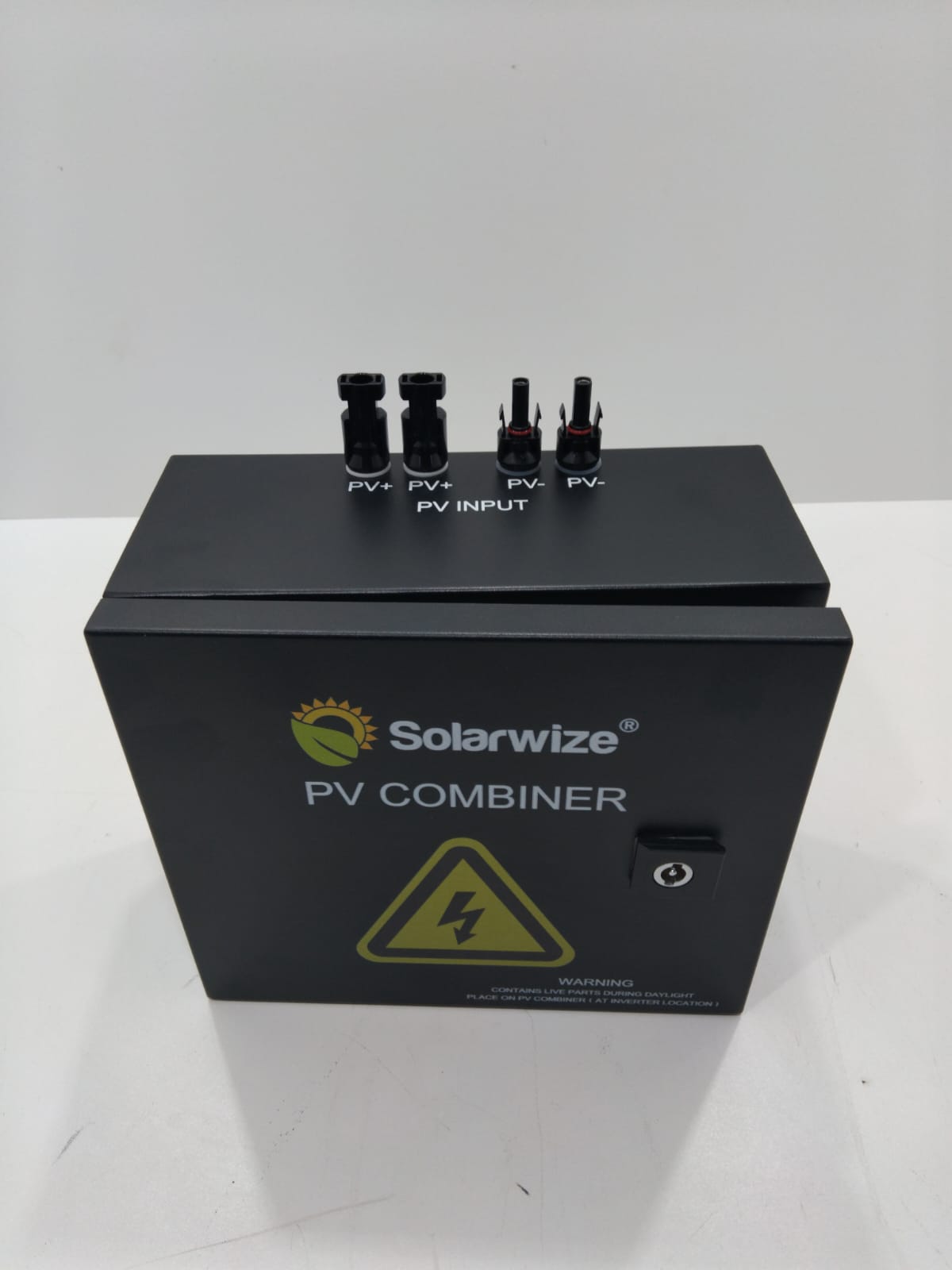 Solarwize 2in-1out PV Solar Metal Combiner Box